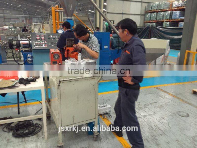 China supplier UPVC/PE/PP wood profile extrusion manufacturers machine