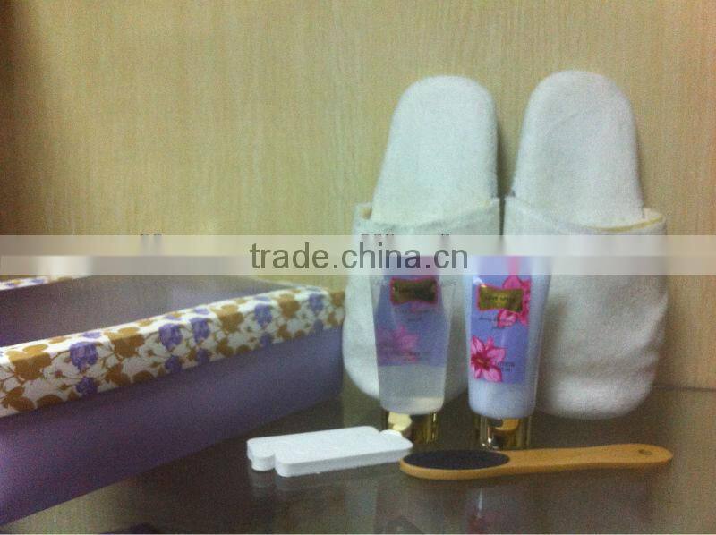 Hot bath set with bedroom slippers