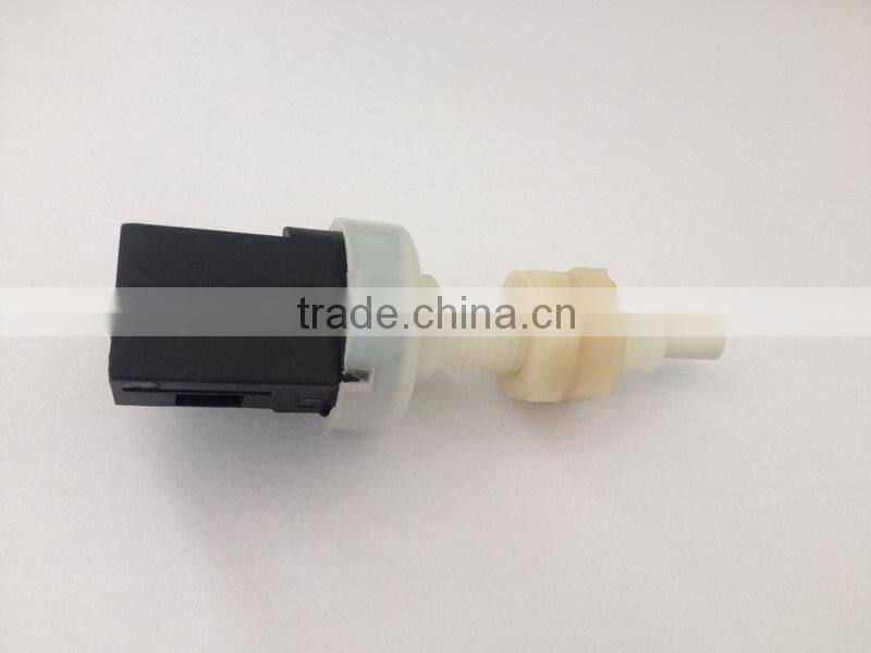 switch 500365771 for Iveco Auto spare parts from Nanjing market