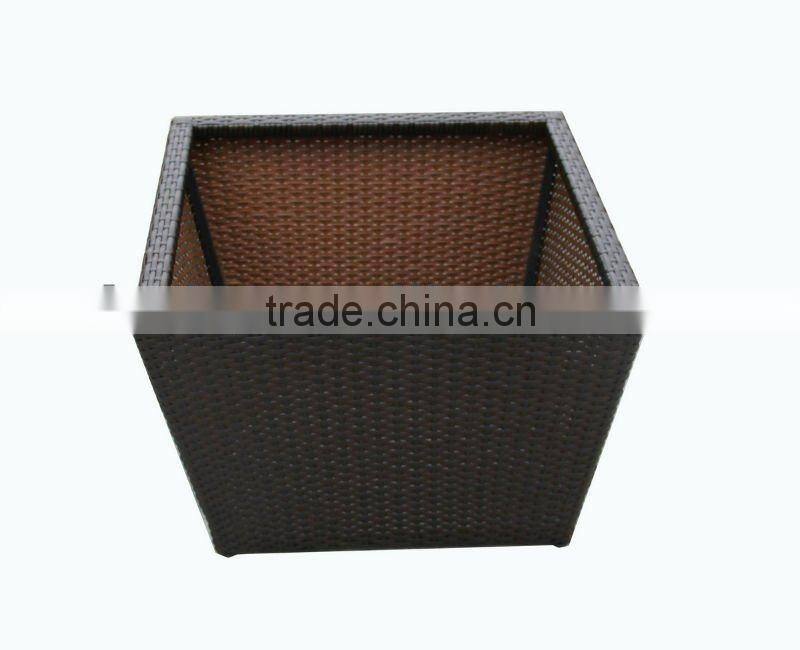rattan vase