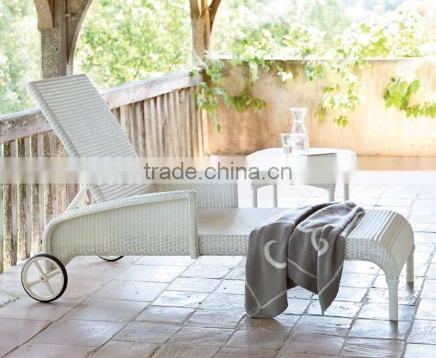 2017 Sigma leisure ways antique white wicker classic italian chaise lounge