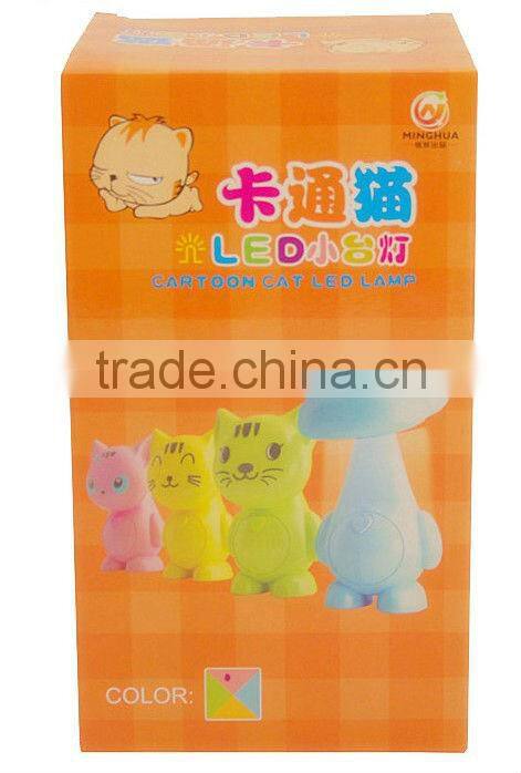 Supply fashion cartoon charging kitten model table lamp
