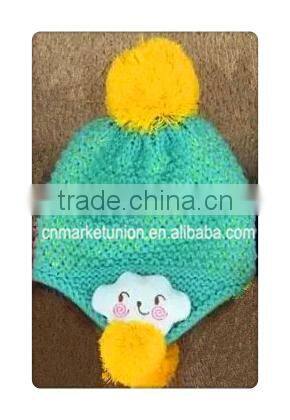 Popular style earflaps hat with ball top ,with flower decoration winter caps for kids