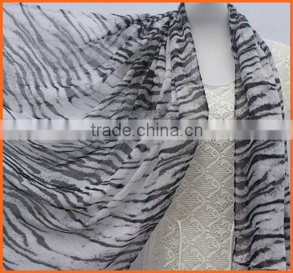 Manufacture Wholesale Fashion Cheap Circle Thick polyester tiger stripe scarf