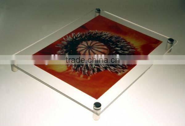 Wall Mounted Red Acrylic Decorative Picture Frame