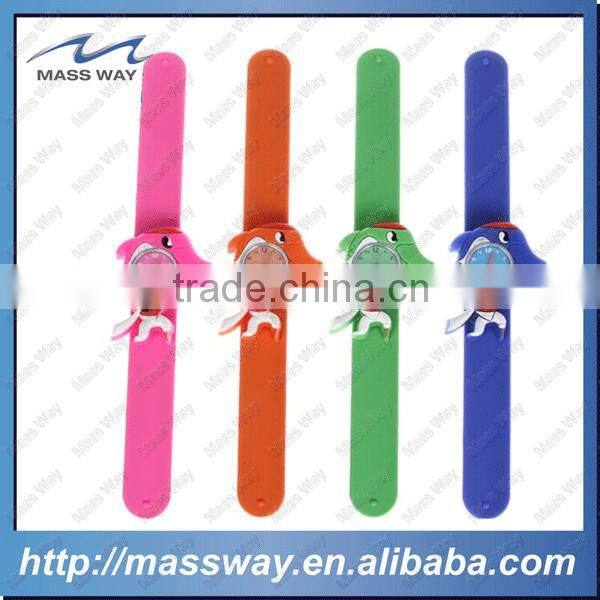 customized fashion kids popular cartoon silicone slap watch
