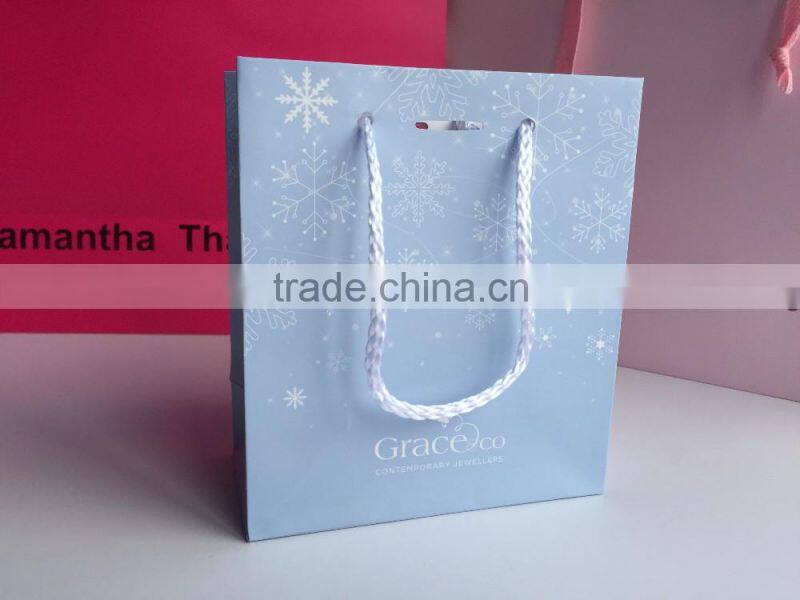 black paper shopping bag for skin care products