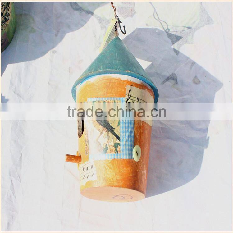 China supplier crafts hang Christmas wooden bird house wholesale modern design wooden bird house high quality wooden bird house