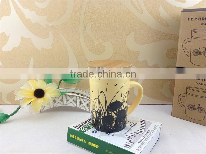 Green color glazed ceramic mug cup with wood lid