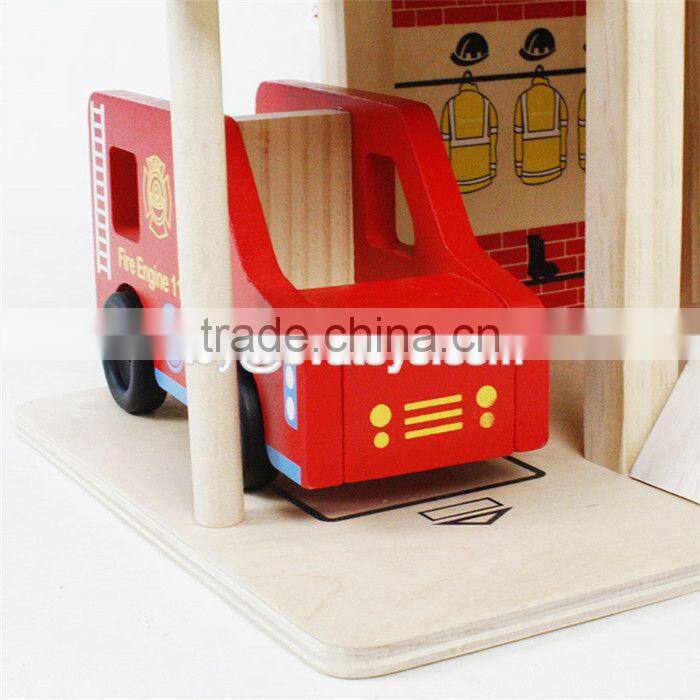 2017 New products funny parking toy boys wooden toy fire station W04B030