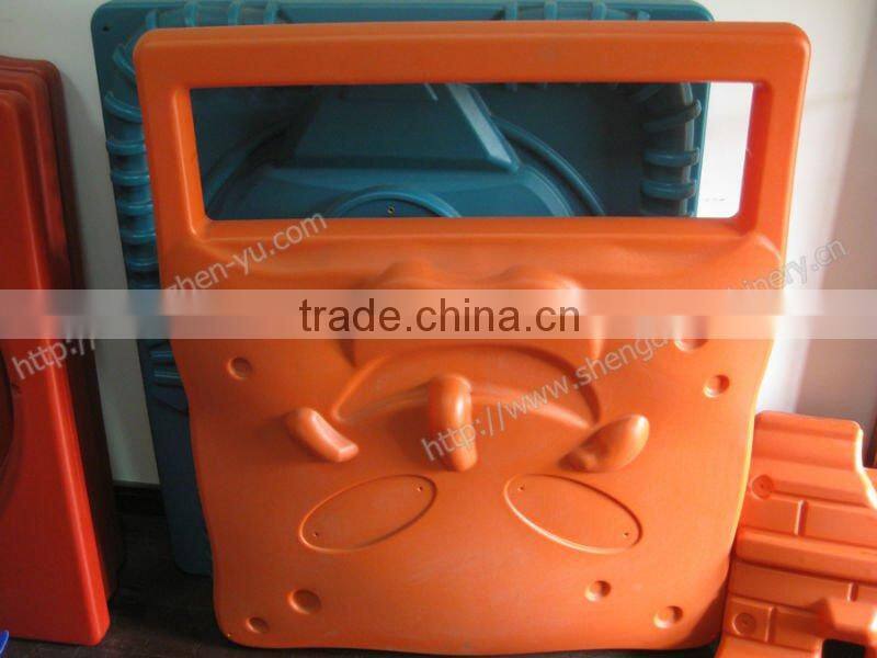 machine makes plastic playhouse