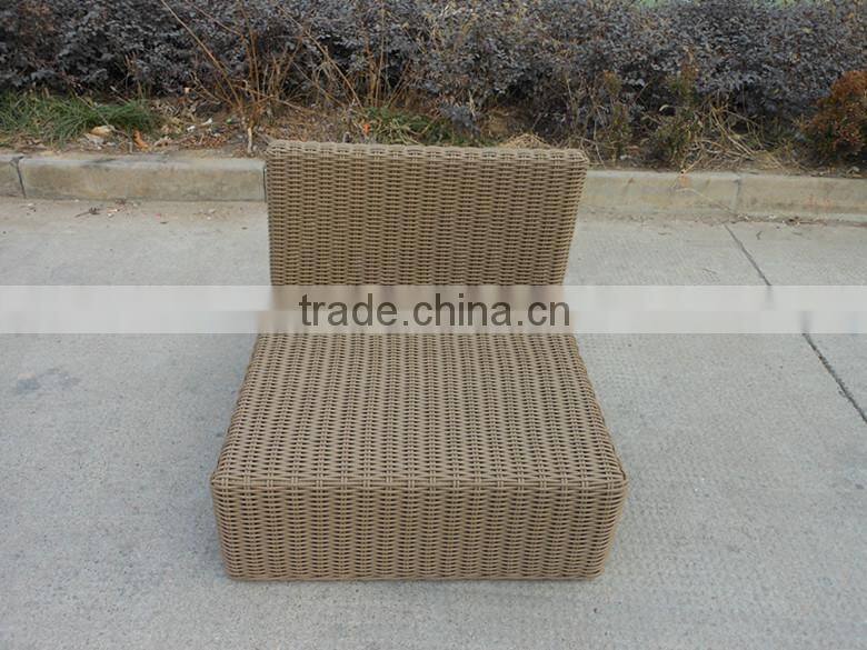 NEW TASTE RATTAN TABLE