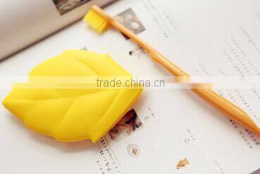 Travel products Creative leaf shape portable silicone wash gargle cup