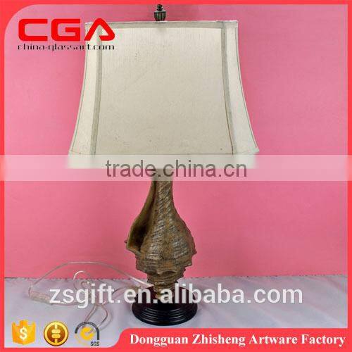 2015 wholesale fashionable classical polyresin table lamp for home decoration