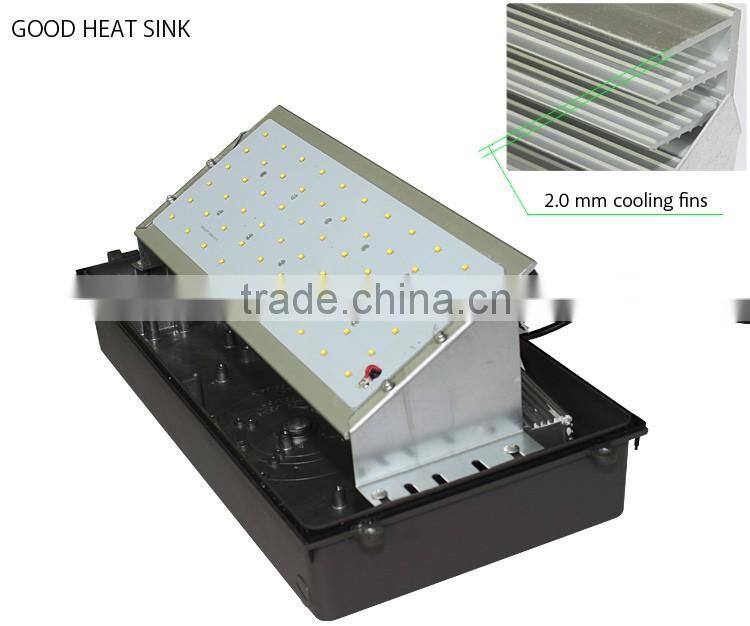 led outdoor wall light 60w wall mount led light ul dlc certification led wall pack light