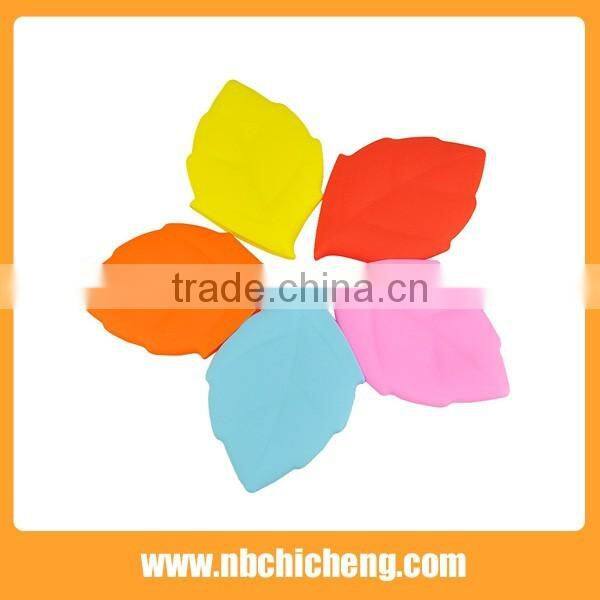 Silicone Folding Cup Maple Leaf Cup Rubber Leaf Water Bag