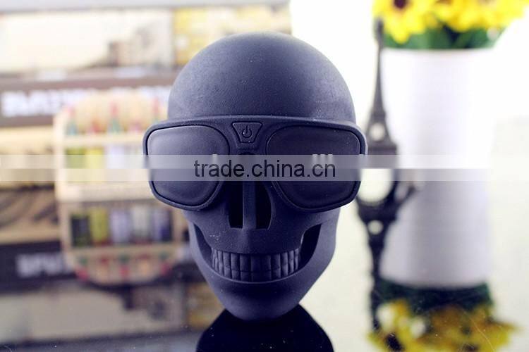 (gift) new style fashion skeleton power bank 4400mah skull portable power charger for boys
