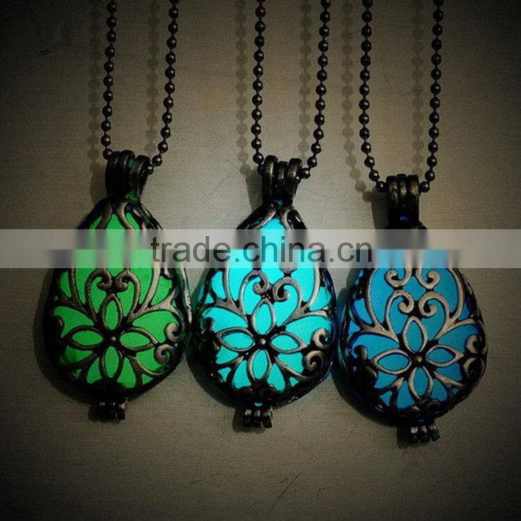 2015 hot sale Fashion Necklace women kids pendant necklace Glow in the dark