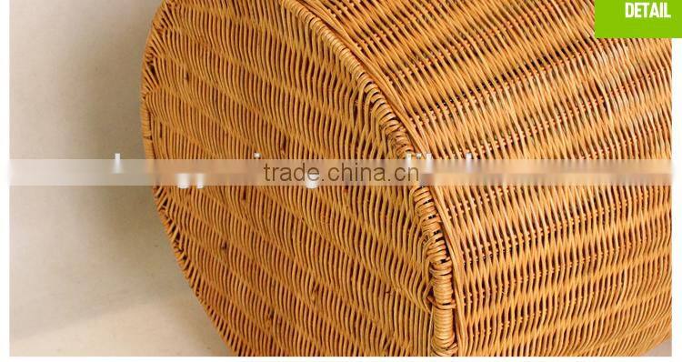 Cane laundry basket with lid