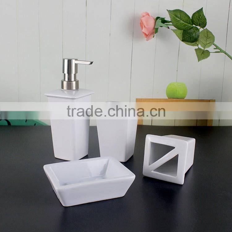 Factory direct 4 pcs Ceramic bathroom set with wooden cover