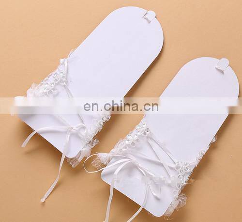 Beautiful & Exquisite Embroidery lace Bridal Glove Ivory Wrist Length Fingerless Wedding Gloves With Tull Lace Stretch