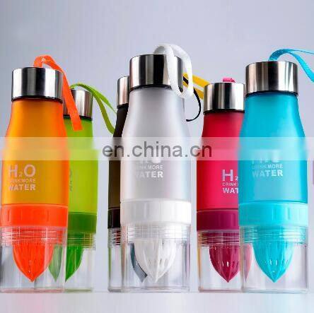 Portable H2O Fruit Infuser Water Bottle Lemon Squeezer Tumbler bottle Citrus Juicer