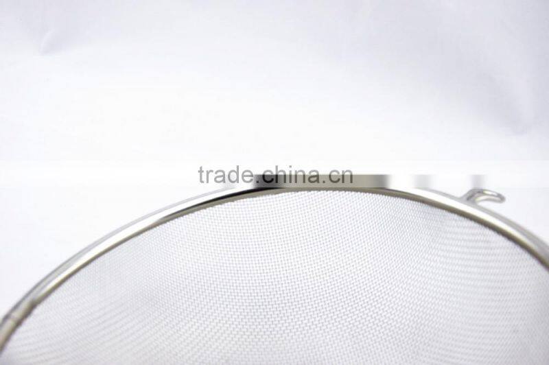 Kitchen mesh strainer