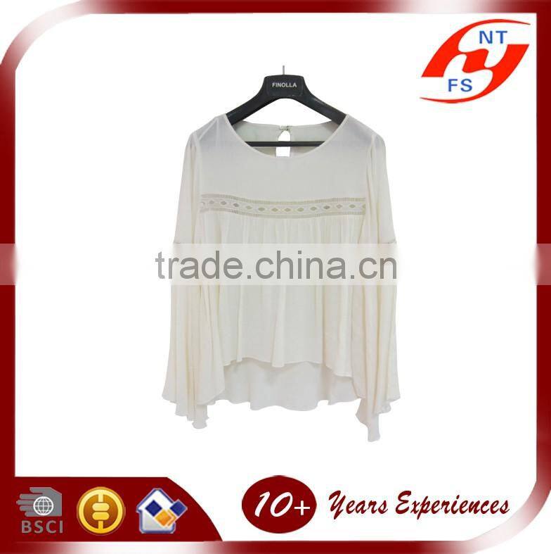 2016 new design fashion Lady white Viscose flare sleeve lace embellished blouse round neck summer loose tops for woman