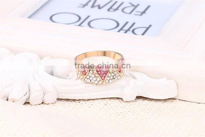 Zinc alloy pink white rhinestone full jewelled latest molded rose gold finger ring