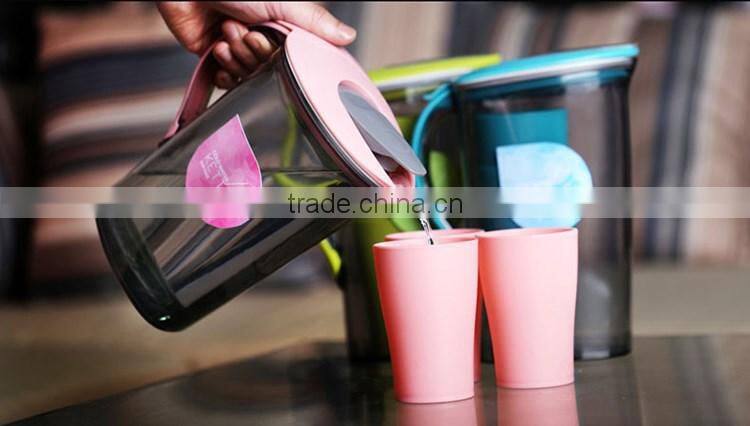 Wholease plastic pitcher with lid for juice milk water fruit tea
