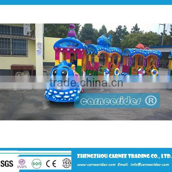 Shopping mall trackless train/ amusement park electric battery trackless train ride for sale