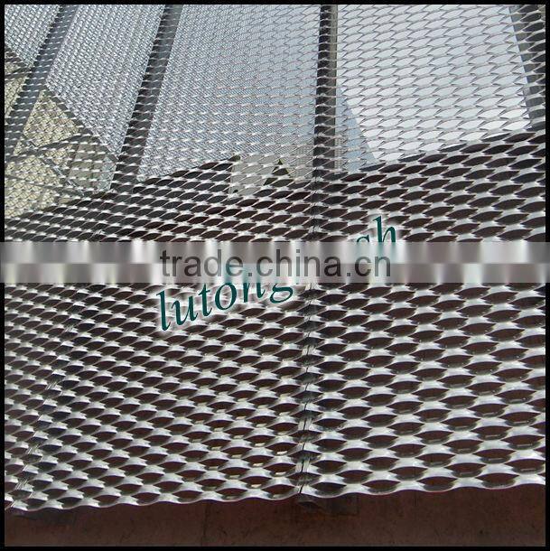 Aluminum expanded sheet for exterior wall covering