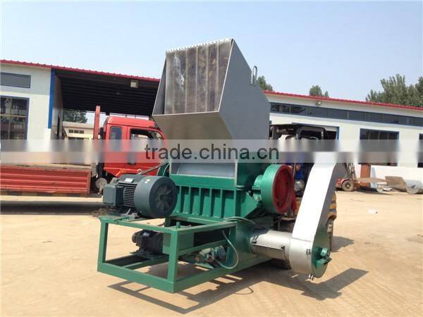 PLASTIC BOTTLE CRUSHING MACHINE WITH CLAW BLADES