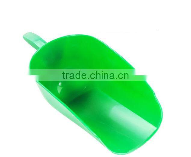 plastic feed spoon /scoop/Shovel /plastic measuring scoops for pig,sheep,goat,horse,cattle,animal,pets(animal feed Spoon-022)