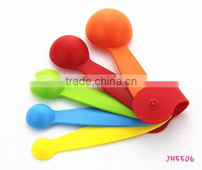 JH5504 New design colorful plastic measuring spoon