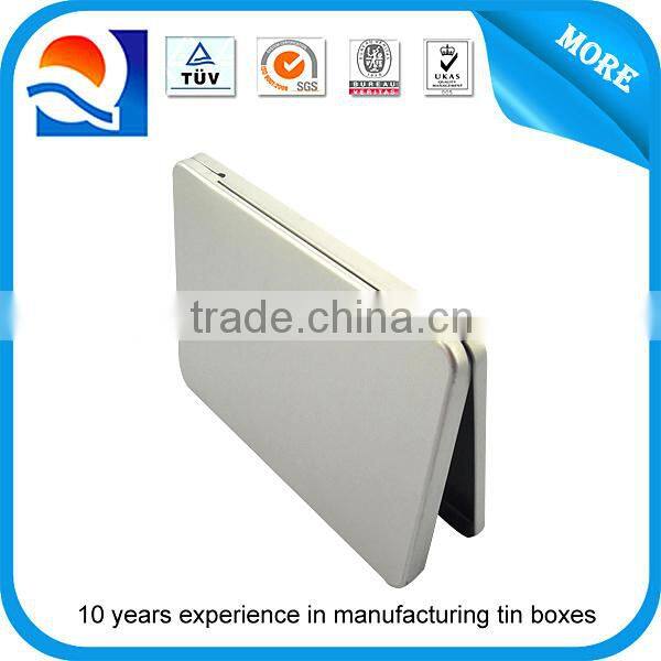 Tin box with hinge