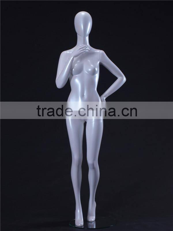 Christmas window display women mannequins