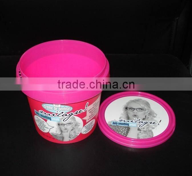 plastic snacks container