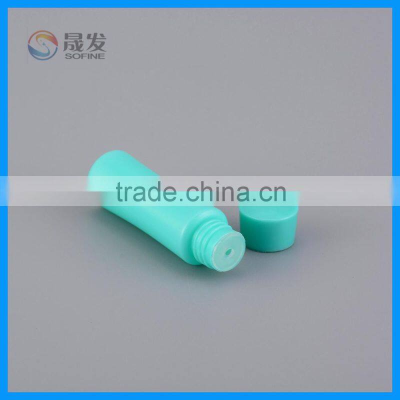 small plastic bottle for cosmetic packaging