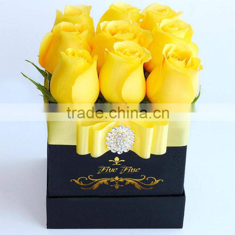 Luxury rose packaging box with magnet closer