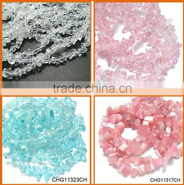 Glass chip beads, pink, small. 34-inch strand.