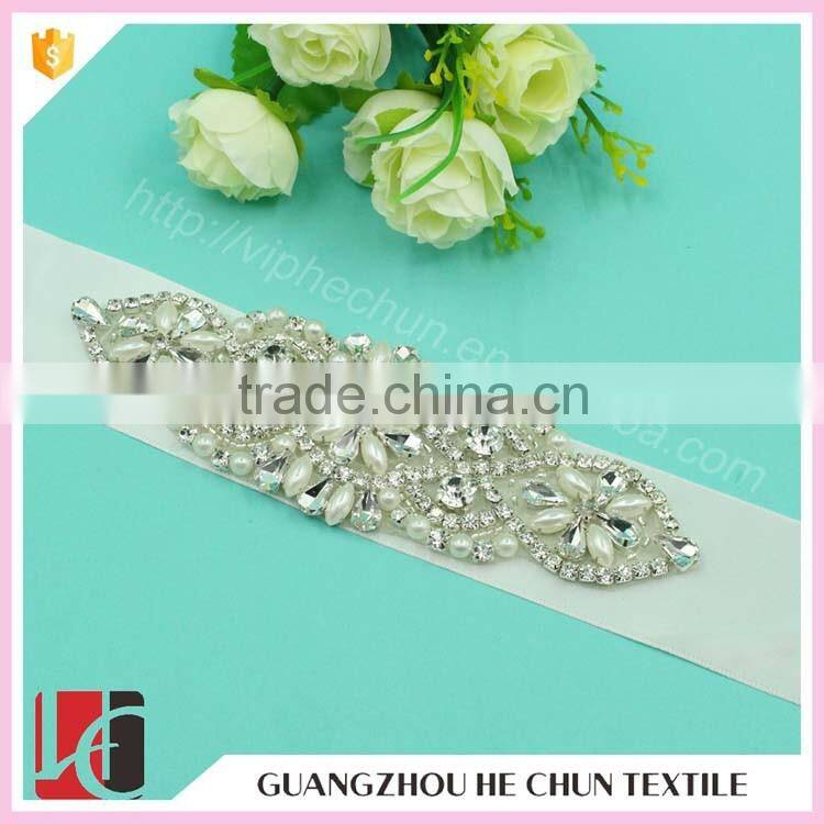 HC-3426 Hechun Hot Fix Crystal Neckline Applique for Fashion Clothes