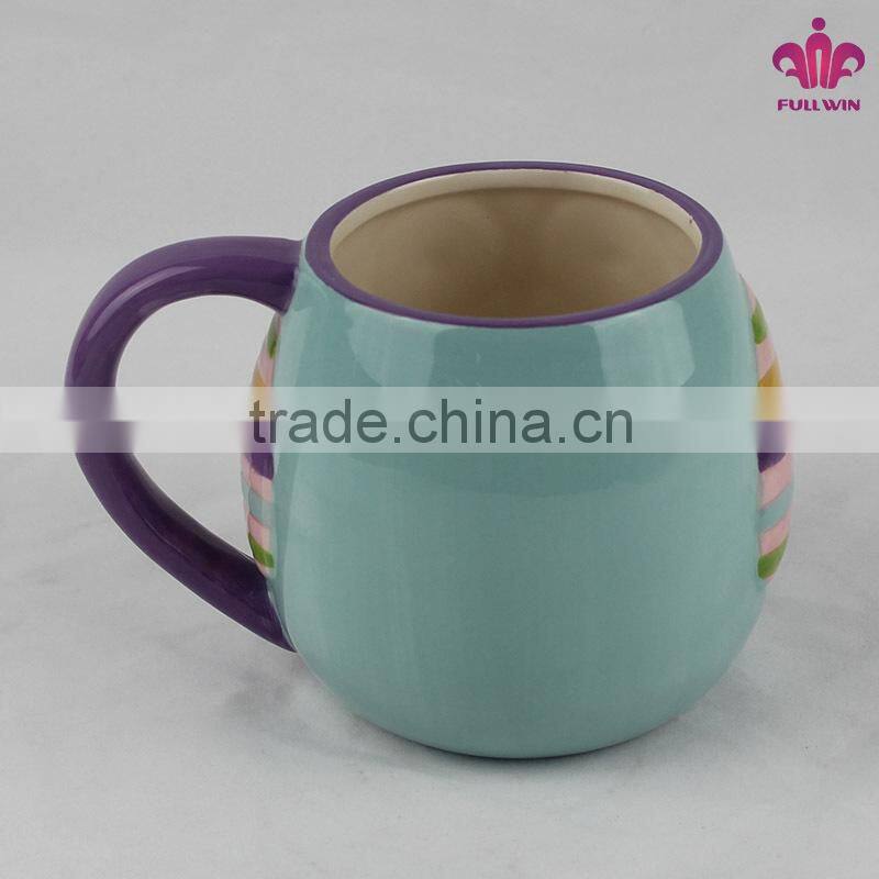 Novelty ceramic mug with owl design