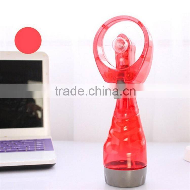 Battery operated mini water mist fan/ cooling fan/water bottle spray fan