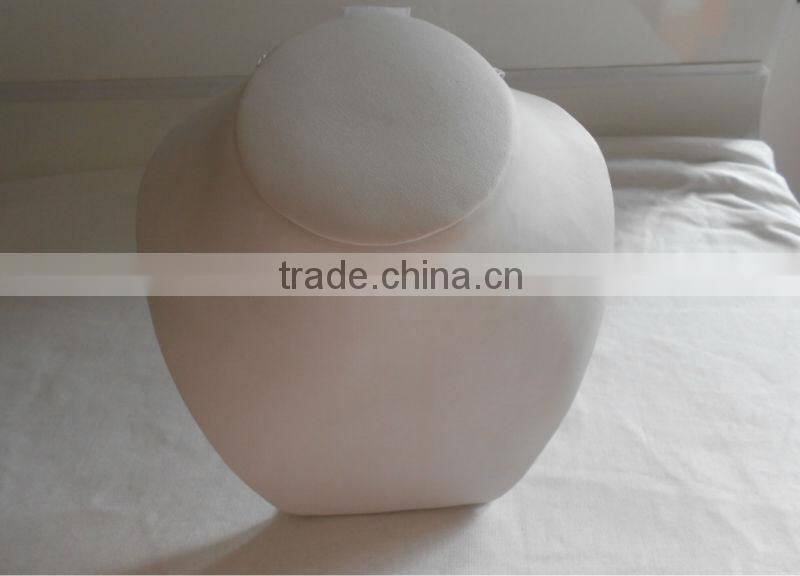 Elegant Medium Upright Neck Form