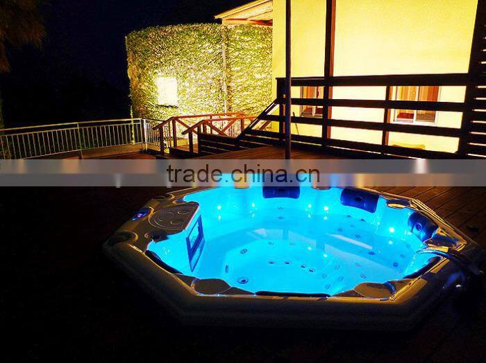 Winter Nordic Design Hot Tub Outdoor Spa