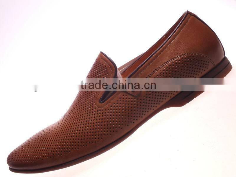 Fashion men casual flat leather shoe with holes decoration