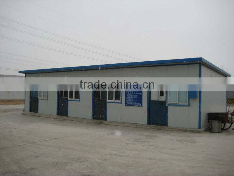 Prefabricated steel frame sandwich panel house