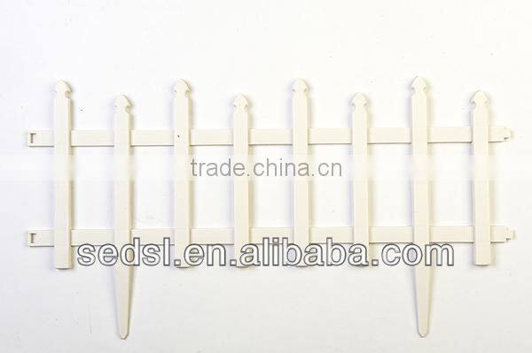 Beautiful Green Garden Plastic Fencing