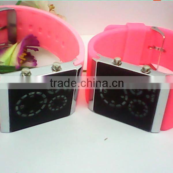 Environmental 12-hour/date display rectangular led digital watch